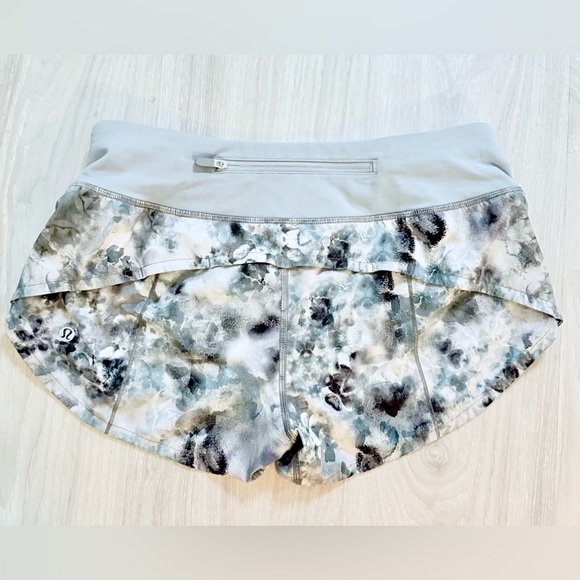 Lululemon Speed Up Low-Rise Shorts 2.5” Kaleidofloral Multi Blue Cast Rare Print - Picture 6 of 7